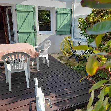 Maisonnette A Deux Pas De La Dans Calme
