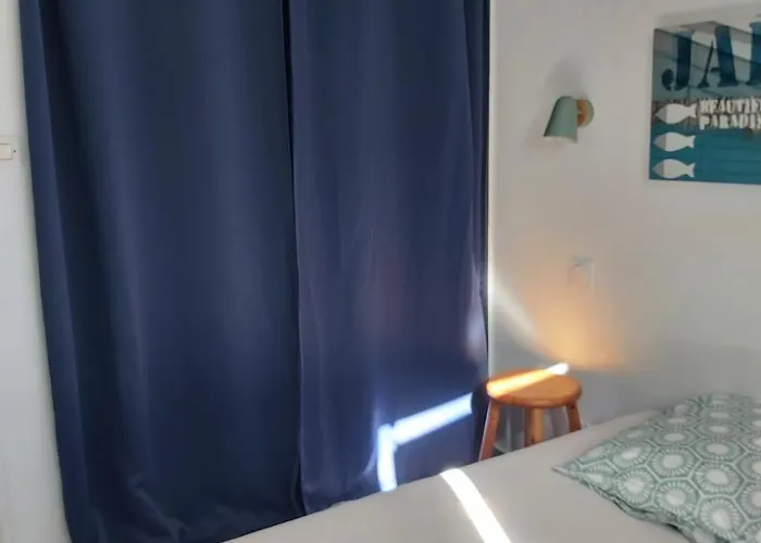 Maisonnette à Deux Pas De La Dans Résidence Calme *