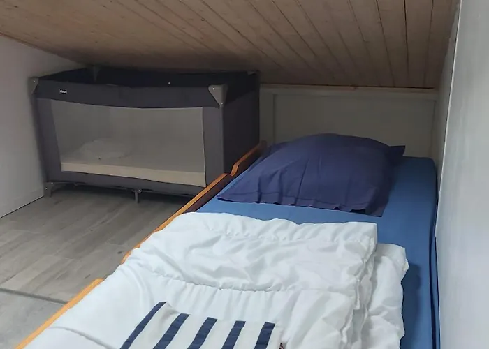 Maisonnette A Deux Pas De La Dans Calme *